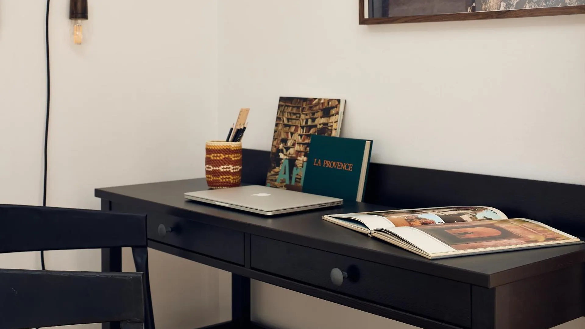 Takla - Two Bedroom Apartment In Diputacion St Barcelona Spain