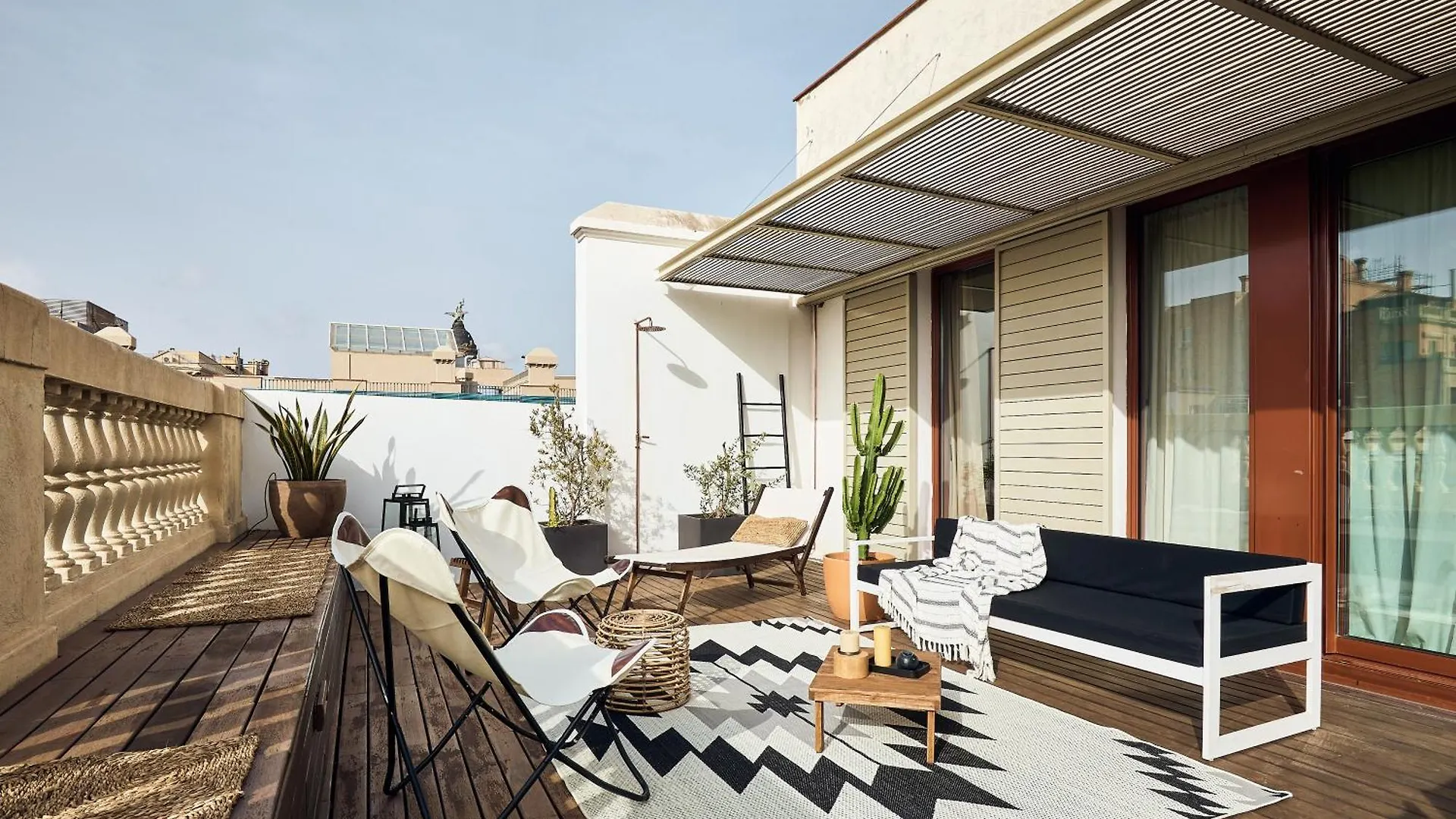 Takla - Two Bedroom Apartment In Diputacion St Barcelona
