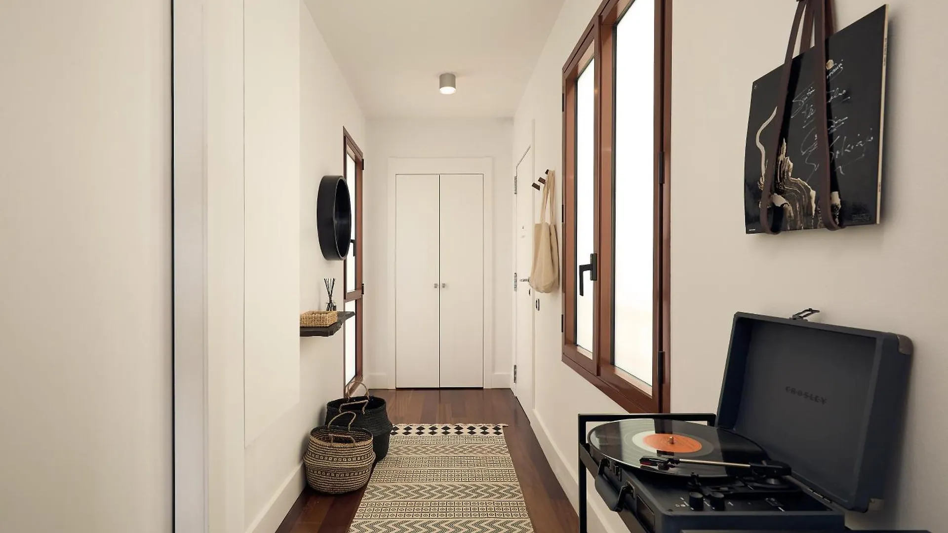 Takla - Two Bedroom Apartment In Diputacion St Barcelona Spain